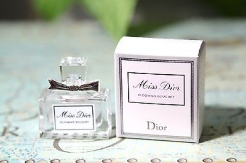 Nước Hoa Mini Miss Dior 5ml Blooming Bouquet  Hình Vuông Màu Hồng   Phanphoimyphamgiasicom