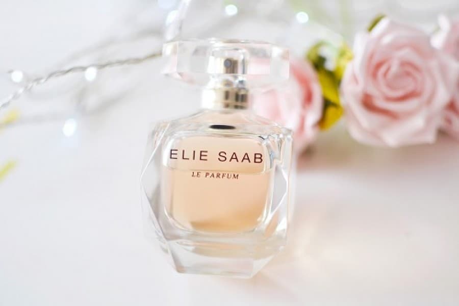 Reivew hương thơm nước hoa Elie Saab Le Parfum EDP dịu dàng và thuần khiết