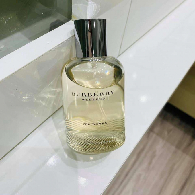 Nước hoa Burberry Weekend thời thượng hương thơm đầy mê hoặc