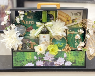 Hộp quà tặng biếu Tết mã 52