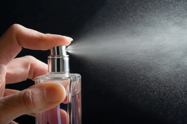 Làm thế nào để nước hoa cho nữ giữ mùi lâu nhất